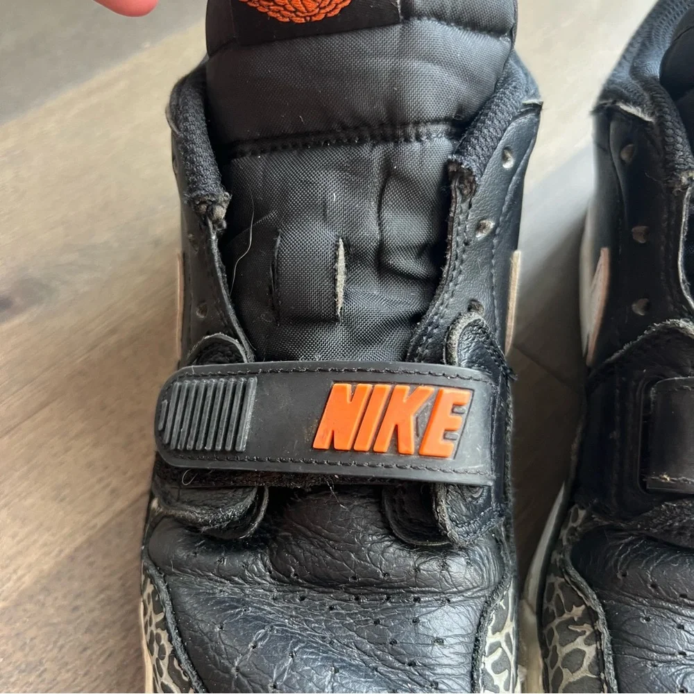 Air Jordan Legacy 312 Low Big Kids' Shoes (CD9054-018 Black/Orange Size 6.5 Y